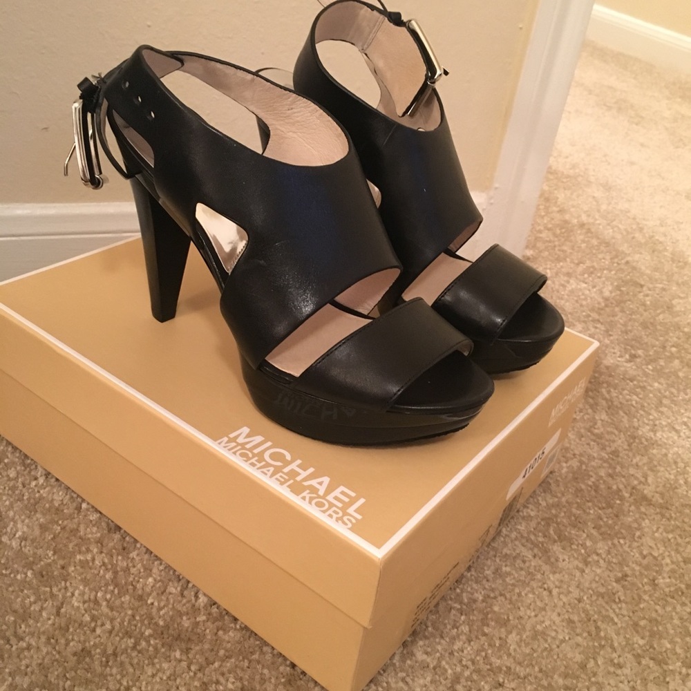Michael Kors "Carla Platform" 8